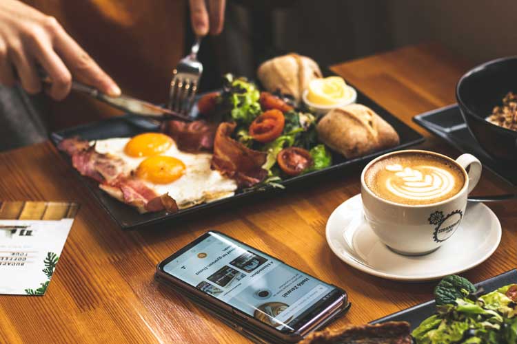 breakfast in a cafe