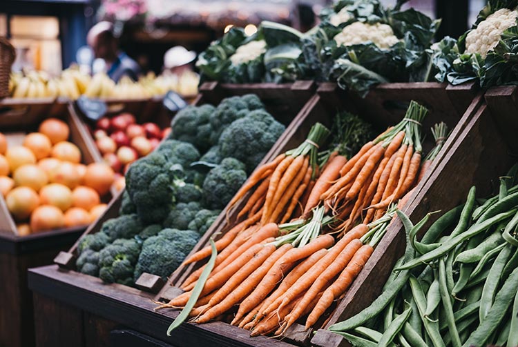 vegetabiles in supermarket 